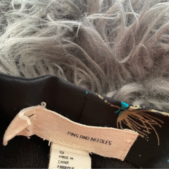 ANTHROPOLOGIE Pins and Needles - Picture 7 of 7